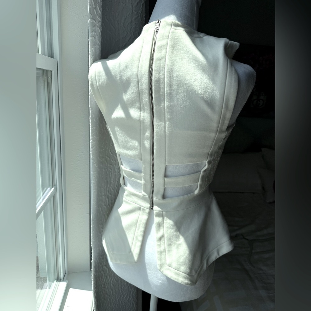 BCBG Max Azria Cut out. Back Sleeveless White Top - Picture 2 of 10